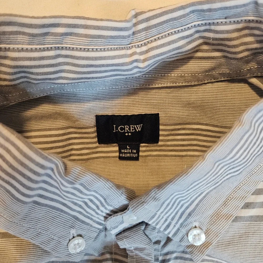 J. Crew‎ Size Large Gray Striped Button-Up Shirt